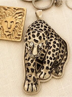Vintage Leopard Statement Pendant Necklace Gold Silver Tone Rhinestone Eyes Cat